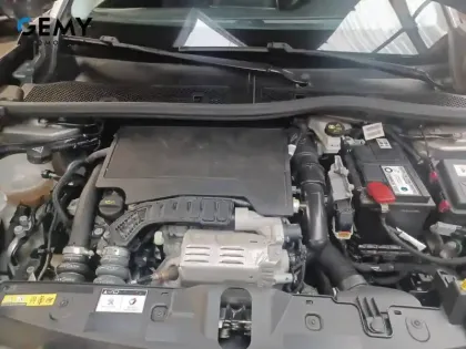 Photo 11 Peugeot 2008  PureTech 100 S&S BVM6