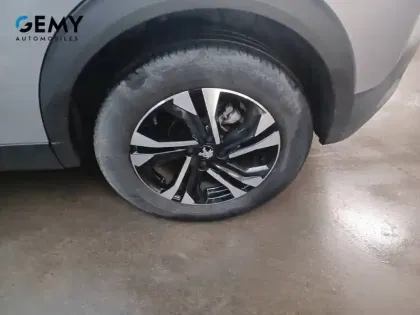 Photo 10 Peugeot 2008  PureTech 100 S&S BVM6