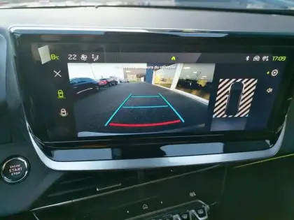 Photo 18 Peugeot 2008  PureTech 130 S&S EAT8