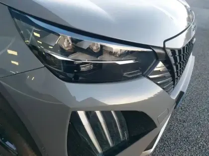 Photo 15 Peugeot 2008  PureTech 130 S&S EAT8