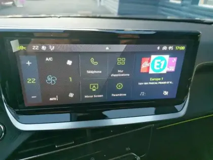 Photo 14 Peugeot 2008  PureTech 130 S&S EAT8