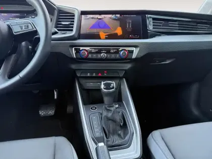 Photo 12 Audi A1  Sportback 30 TFSI 110 ch S tronic 7