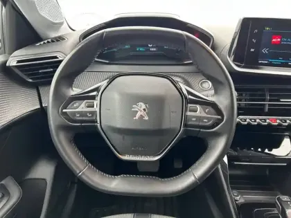 Photo 8 Peugeot 208  Electrique 50 kWh 136ch