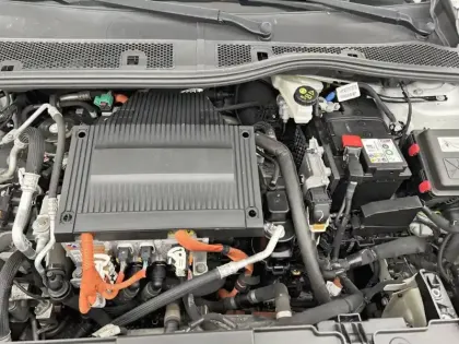 Photo 19 Peugeot 208  Electrique 50 kWh 136ch