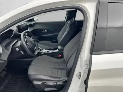 Photo 10 Peugeot 208  Electrique 50 kWh 136ch