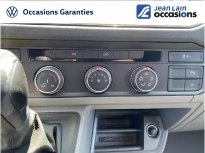 Photo 34 Volkswagen Crafter  VAN 35 L4H3 2.0 TDI 140 CH BVA