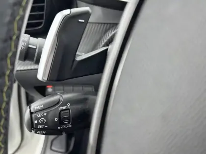 Photo 21 Peugeot 208  PureTech 100 S&S EAT8