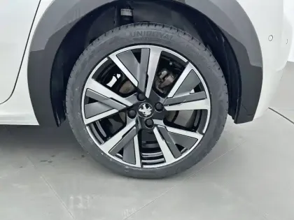 Photo 12 Peugeot 208  PureTech 100 S&S EAT8