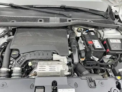 Photo 20 Peugeot 208  PureTech 100 S&S EAT8