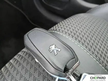 Photo 13 Peugeot 208  Electrique 50 kWh 136ch