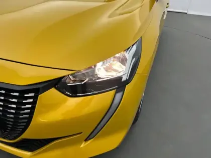 Photo 38 Peugeot 208  BlueHDi 100 S&S BVM6