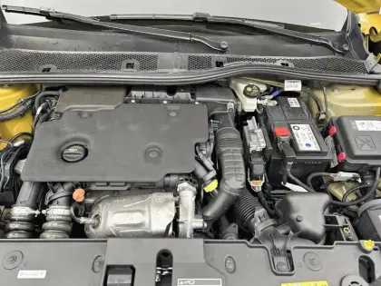 Photo 41 Peugeot 208  BlueHDi 100 S&S BVM6