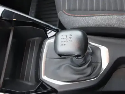 Photo 12 Peugeot 208  BlueHDi 100 S&S BVM6