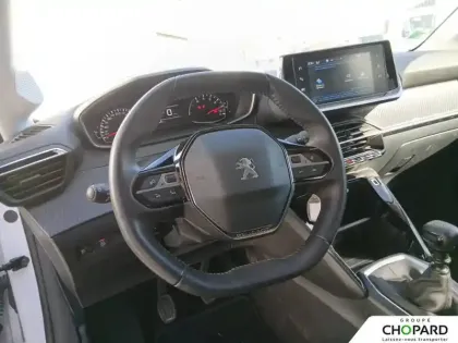 Photo 16 Peugeot 208  PureTech 100 S&S BVM6