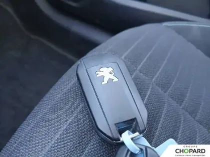 Photo 15 Peugeot 208  PureTech 100 S&S BVM6
