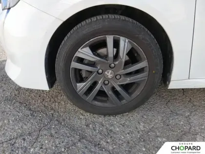 Photo 11 Peugeot 208  PureTech 100 S&S BVM6