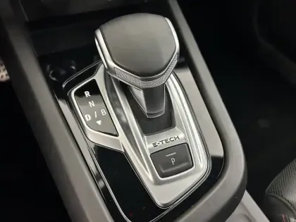 Photo 21 Renault Arkana  E-Tech hybride 145