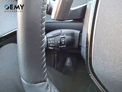 Photo 13 Peugeot 208  Hybrid 100 e-DCS6