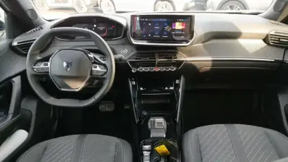 Photo 15 Peugeot 2008  Electrique 54 kWh 156 ch