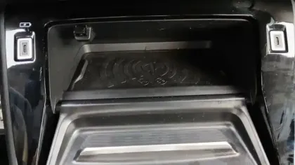 Photo 21 Peugeot 2008  Electrique 54 kWh 156 ch