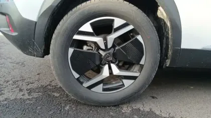 Photo 14 Peugeot 2008  Electrique 54 kWh 156 ch