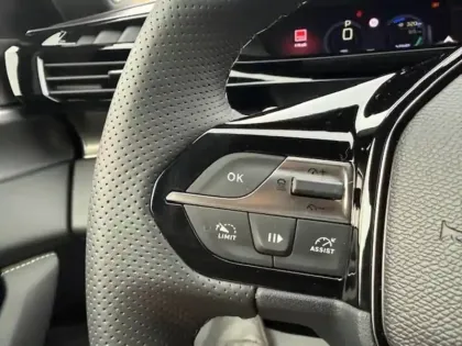 Photo 17 Peugeot 308  Hybrid 145 e-DCS6