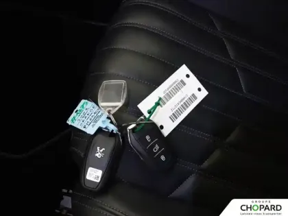 Photo 13 Peugeot 2008  PureTech 155 S&S EAT8