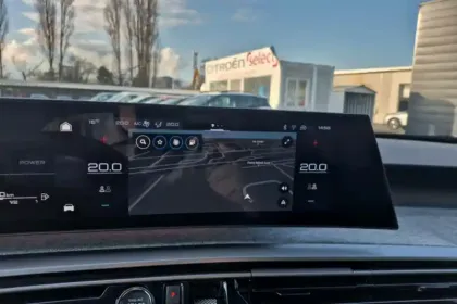 Photo 39 Peugeot 3008  Hybrid 145 e-DCS6