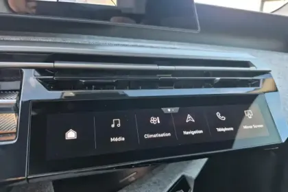 Photo 65 Peugeot 3008  Hybrid 145 e-DCS6