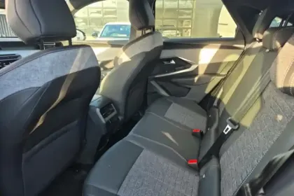 Photo 32 Peugeot 3008  Hybrid 145 e-DCS6