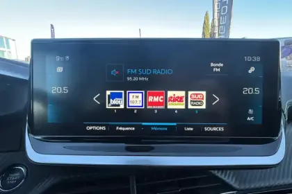 Photo 20 Peugeot 208  PureTech 100 S&S EAT8