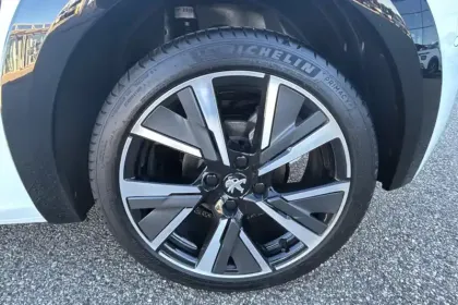 Photo 25 Peugeot 208  PureTech 100 S&S EAT8