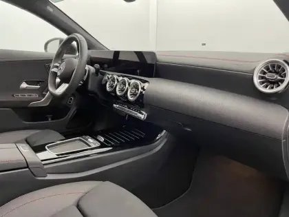 Photo 30 Mercedes CLA  Coupé 220 d 8G-DCT