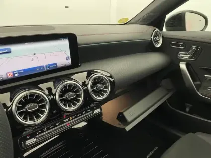 Photo 32 Mercedes CLA  Coupé 220 d 8G-DCT