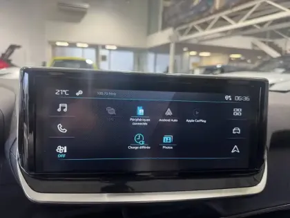 Photo 17 Peugeot 2008  Electrique 50 kWh 136 ch