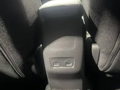 Photo 33 Peugeot 2008  Electrique 50 kWh 136 ch