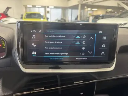 Photo 24 Peugeot 2008  Electrique 50 kWh 136 ch