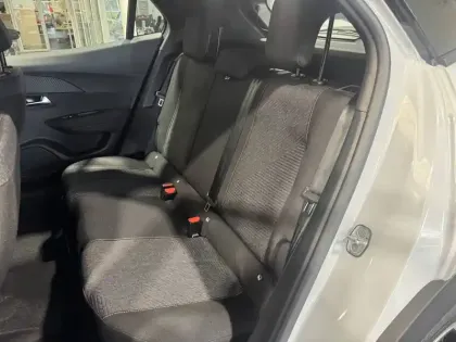 Photo 8 Peugeot 2008  Electrique 50 kWh 136 ch