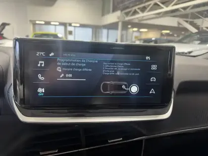 Photo 16 Peugeot 2008  Electrique 50 kWh 136 ch