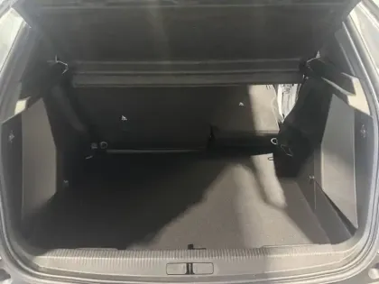 Photo 32 Peugeot 2008  Electrique 50 kWh 136 ch