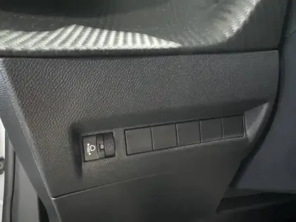 Photo 62 Peugeot 2008  Electrique 50 kWh 136 ch