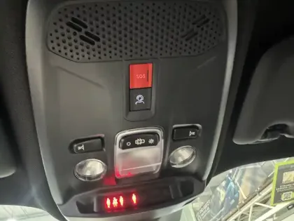 Photo 26 Peugeot 2008  Electrique 50 kWh 136 ch