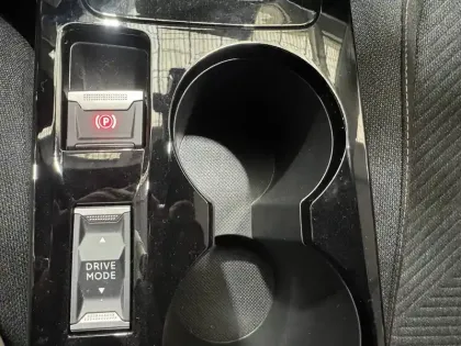 Photo 22 Peugeot 2008  Electrique 50 kWh 136 ch