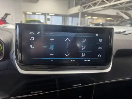 Photo 15 Peugeot 2008  Electrique 50 kWh 136 ch