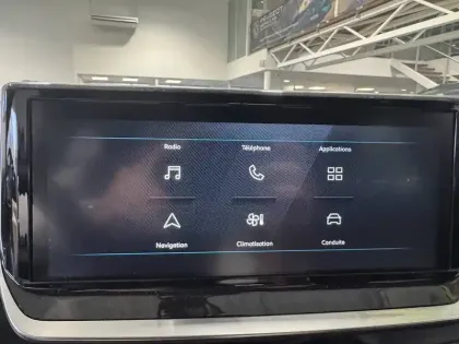 Photo 19 Peugeot 2008  Electrique 50 kWh 136 ch