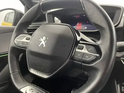 Photo 92 Peugeot 208  PureTech 100 S&S BVM6