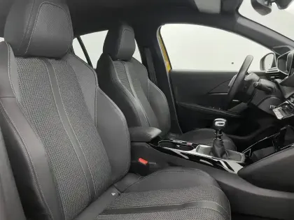 Photo 90 Peugeot 208  PureTech 100 S&S BVM6