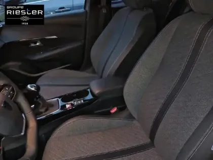 Photo 10 Peugeot 208  PureTech 100 S&S BVM6