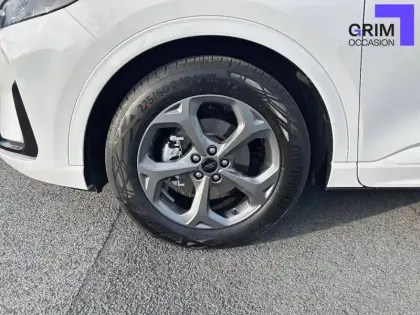 Photo 40 Ford Kuga  2.5 Duratec 180 ch FlexiFuel FHEV E85 Powershift