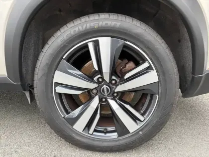 Photo 9 Nissan X-trail  e-POWER 213 ch e-4ORCE 5 Places